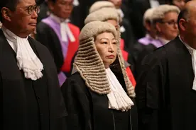香港已回归23年，这顶英国假发戴着还有何意义？到底要不要脱掉？图片