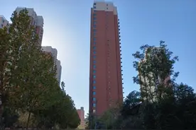 郑州一小区交房后，三个采暖季仍未供暖，物业回应：约15米暖气管网未接通市政管网图片