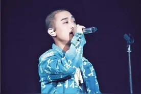 问题少年成为划时代歌手！上节目说脏话、口出狂言，底线何在？图片