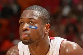 被NBA禁止穿戴的装备！艾弗森两次被针对，乔丹AJ被禁却火了图片
