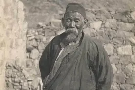 清末灾害后衣不蔽体的难民图片