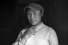 【硬盘深处】藏族孕妇永初  大雪封山在家分娩  医生一周后才赶到图片