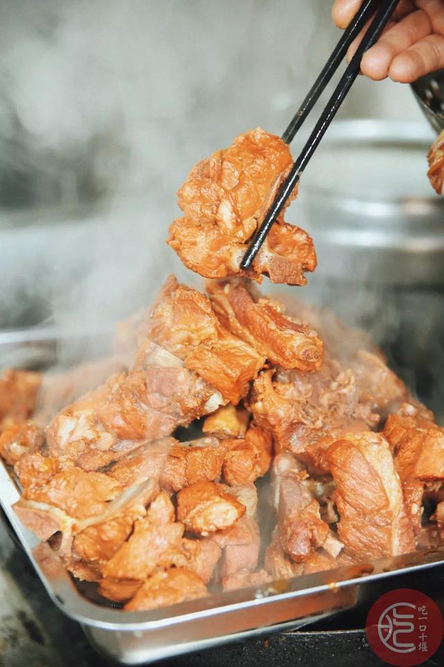 「十堰美食」好嗨哦,在十堰我竟然吃到了地道的东北锅包肉,感觉到了人生巅峰…