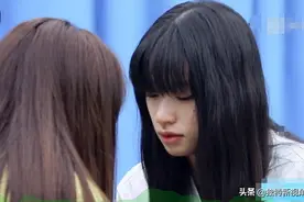 青春有你2：段小薇被网暴不假，但她用摆“臭脸”回击不可取！图片