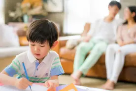 孩子叫“妈”和叫“妈妈”，在暗示什么？这3个变化要注意图片