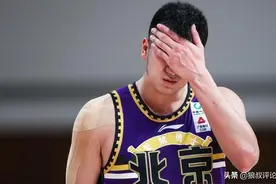 八一男篮现状，1人获8百万年薪，00后成新老大，多人无球可打图片