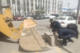 七里河区城市管理局清理门前私圈乱占 保障公共空间安全图片