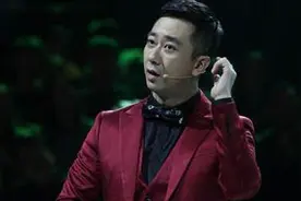 曾是著名主持人，却被妻子6次烟头烫伤，500个耳光，已经离婚图片
