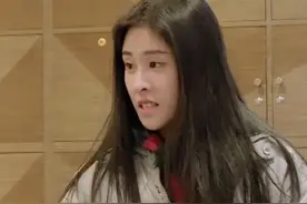 张碧晨不化妆就录制节目，看到她的素颜状态，真实颜值一目了然图片