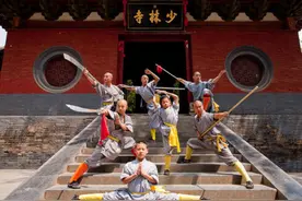 少林方丈释永信的武功有多高？没人见过他出手，看这4人功夫便知图片