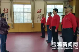 宝鸡退休女民警和她的男子模特队图片