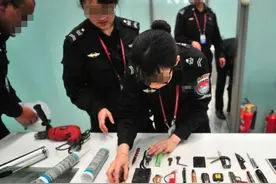 实拍机场安检扣下的各种怪东西，网友：不管长啥样都可能是打火机图片