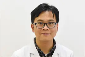 泉州好医生第044篇丨施凉潘：小男孩临终前的话 鞭策他努力治病救人图片