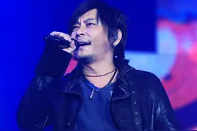 在嗓子被“毒哑”这件事上，王杰的处理方式，还是草率了图片