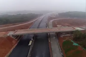 长沙往益阳、常德更便捷！长益高速扩容工程预计明年建成通车视频封面