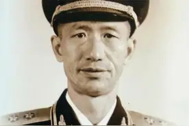 昔日战友求见，中将两次拒绝，第三次直接说：我不认识你图片