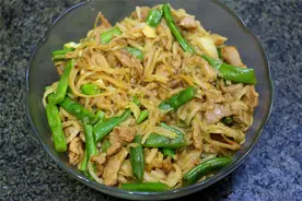 天冷了，教你做烩饼，暖暖乎乎，太香了图片