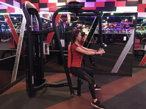 瘦身不瘦胸!快学这5招丰胸运动,打造完美胸型