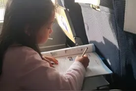 丫丫父母的教育观：父母的终极使命是让她更适应社会图片