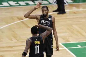 杜兰特职业生涯第一次当替补，又被迫提前离场，但这事真怨不得别人图片