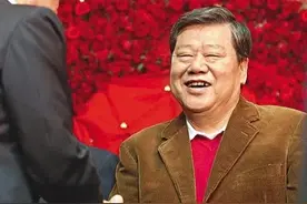 香港四大毒枭之一马惜如用黑钱办连续29年全港销量第一的报纸图片