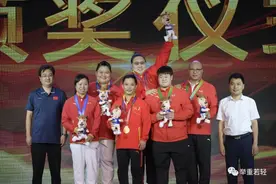 全运会举重比赛第四日 李雯雯摘金 成就奥运全运双冠王图片
