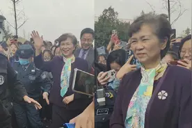 山东一高校数百医学生追星李兰娟，网友：这才是该追的明星视频封面