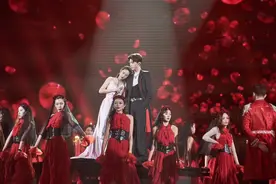 神仙合作！刘敏涛范丞丞合唱 ending pose靠肩膀画面太甜图片