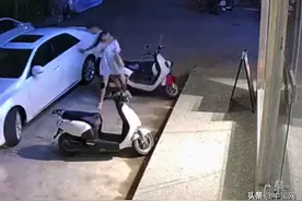 女子凌晨被前男友强行拖拽塞进车，幸亏路人相助！目前两人已和解图片