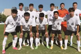 全运会男足比赛因罢赛中断8分钟：教练高喊“我们不踢了”图片