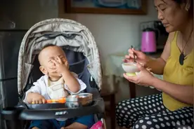 父母错误的5个喂饭方式，不仅偷走了宝宝营养，还偷走了健康图片