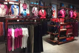 蒸发230亿, 关店428家! 知名服装品牌没落, 创始人却套现超3亿图片