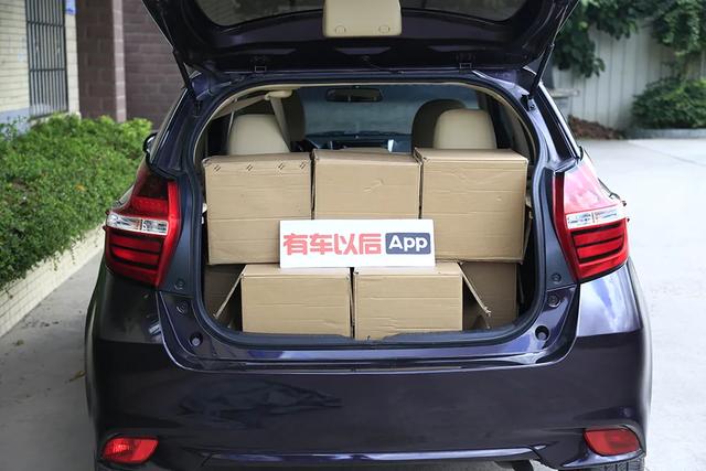 威驰FS试驾：空间超大超实用，省油省力低油耗！堪称家用车典范