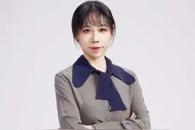 35岁女总裁身家80亿，嫁给相恋9年的小11岁网红，有情人终成眷属图片