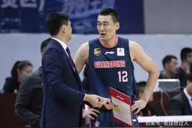 听到“换苏伟”的声音，苏伟马上就罚球不中，这是咋回事了？图片