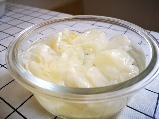 花胶泡发煮水后缩小了 2026年花胶泡发煮水后缩小了怎么回事