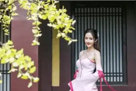 演不好电视剧转去拍抖音，曾经的烂片女王，成为网红！图片