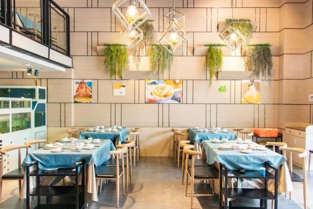 火锅店吃的有黄有稠的花胶鸡锅 2026年火锅店的花胶鸡汤 浓稠