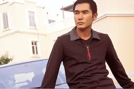 著名演员方中信：港姐女友意外怀孕，他被迫结婚，后来怎样了？图片