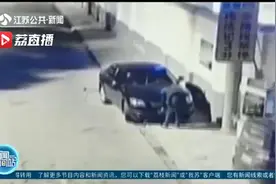 聪明反被聪明误！车辆违停，男子自作聪明卸车牌图片