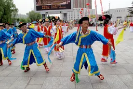 河南男子看歌舞团后消失，哥哥苦寻十二年，竟是被安徽好心人收留图片
