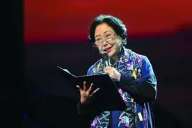 全民悦读推广大使斯琴高娃最新朗诵作品  气吞万里照澎湃图片