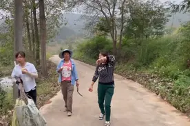 嫁给爱情！河南一小伙结婚，全村人参与布置，父母提前建房修路图片