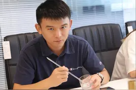 独家｜90后华科男宿舍创业，今成3000万情侣的“恋爱管家”图片