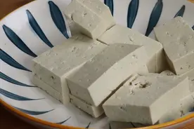 豆腐这种做法最近火了，成本8块钱都不到，美味就是这么简单图片