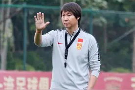 本土主帅的悲哀：李铁年薪仅是里皮零头，越南媒体都看不下去图片
