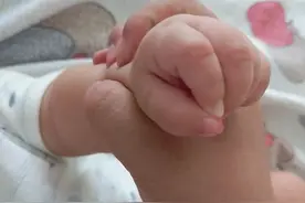 西安燕子月嫂剪指甲伤了宝宝，心如刀割呐图片