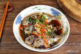 天冷了，要多吃鱼补充蛋白质和营养，清蒸做法味道鲜美也简单图片