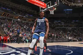 长高5厘米！NBA天才长高了，也变强了！硬刚字母哥！率队击败雄鹿图片