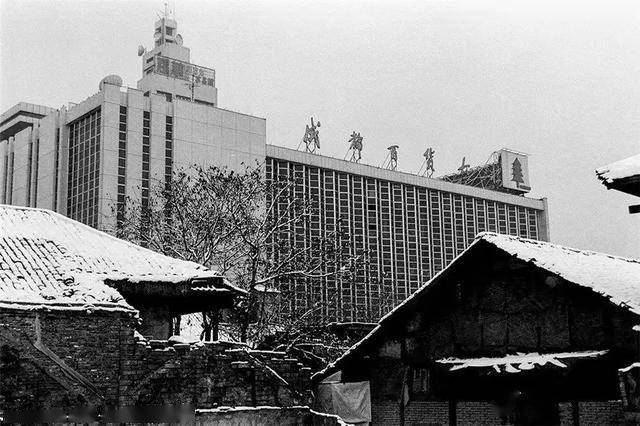 NO.1编年史｜成都地产界40年来52个“第一次”